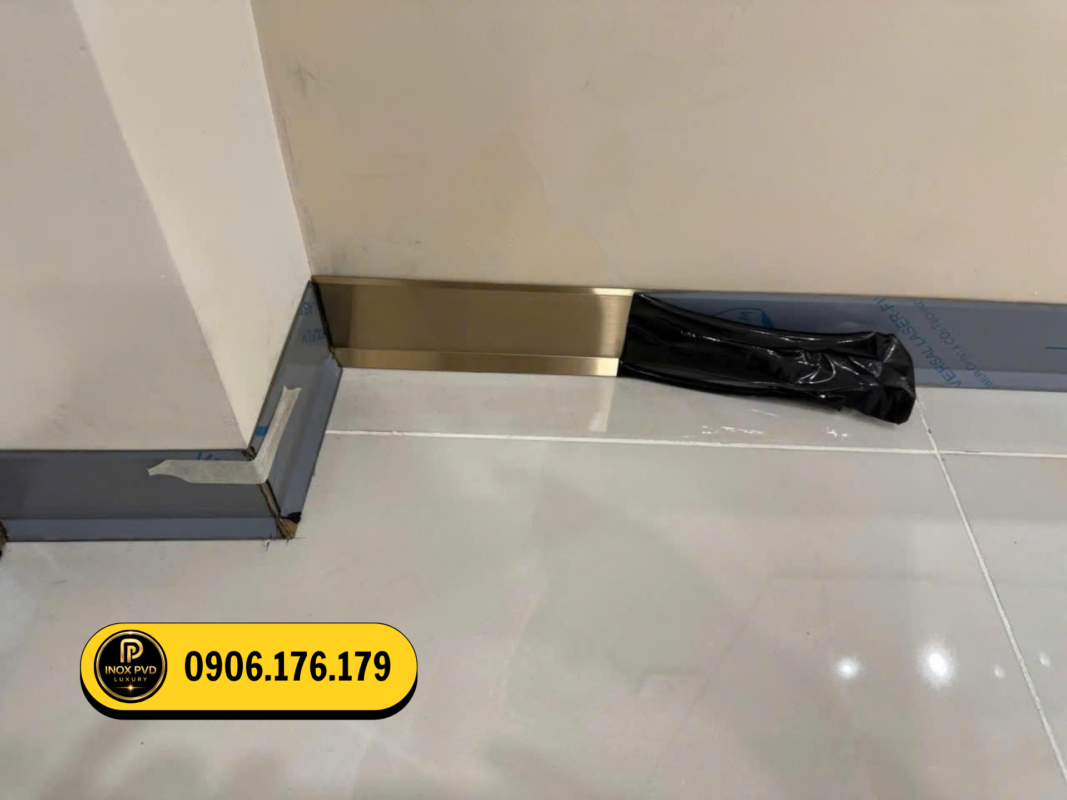 nẹp inox len chân tường cho nhà ở showroom khách sạn đà nẵng thanh hóa nghệ an