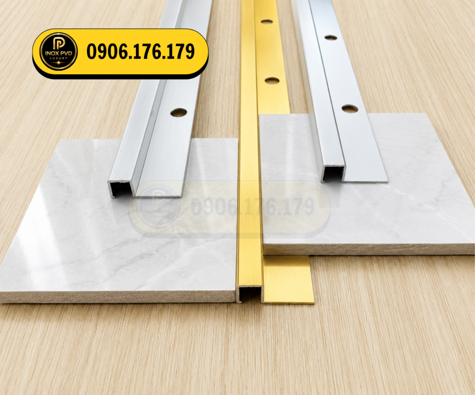 Nẹp nhôm bo góc vuông Hồ Chí Minh lắp đặt tại các vị trí góc tường và mép gạch trong công trình hiện đại.